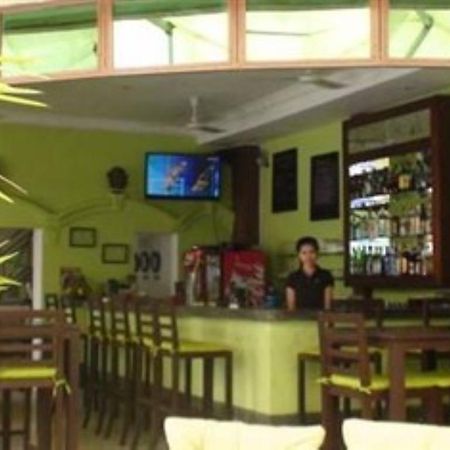Cyclo Hotel-Bar-Restaurant Phnom Penh Eksteriør bilde