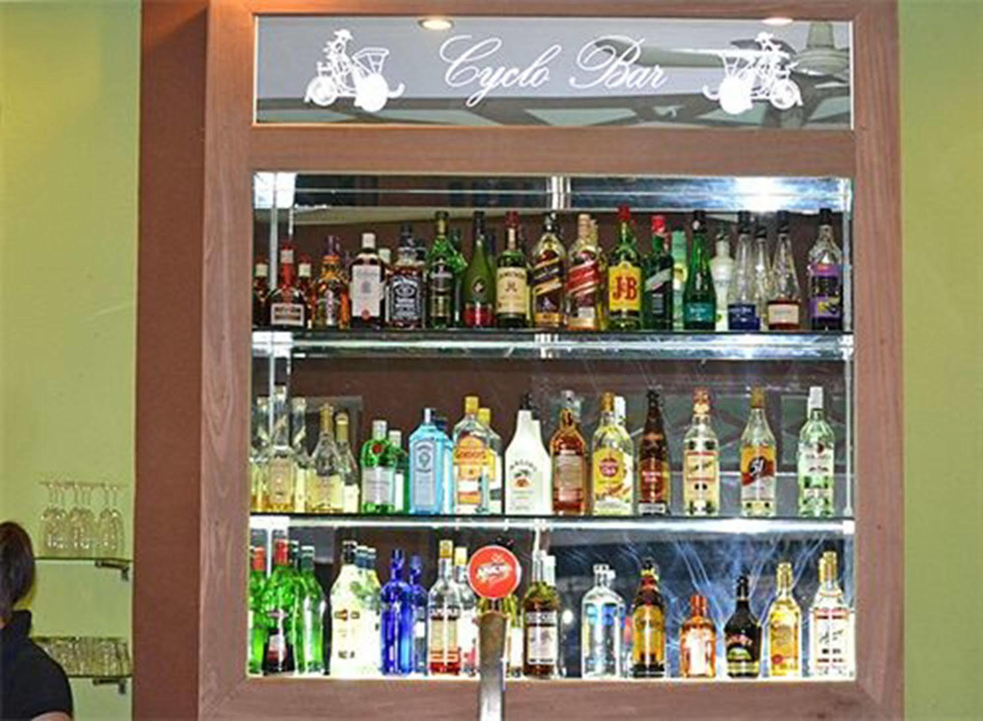 Cyclo Hotel-Bar-Restaurant Phnom Penh Eksteriør bilde