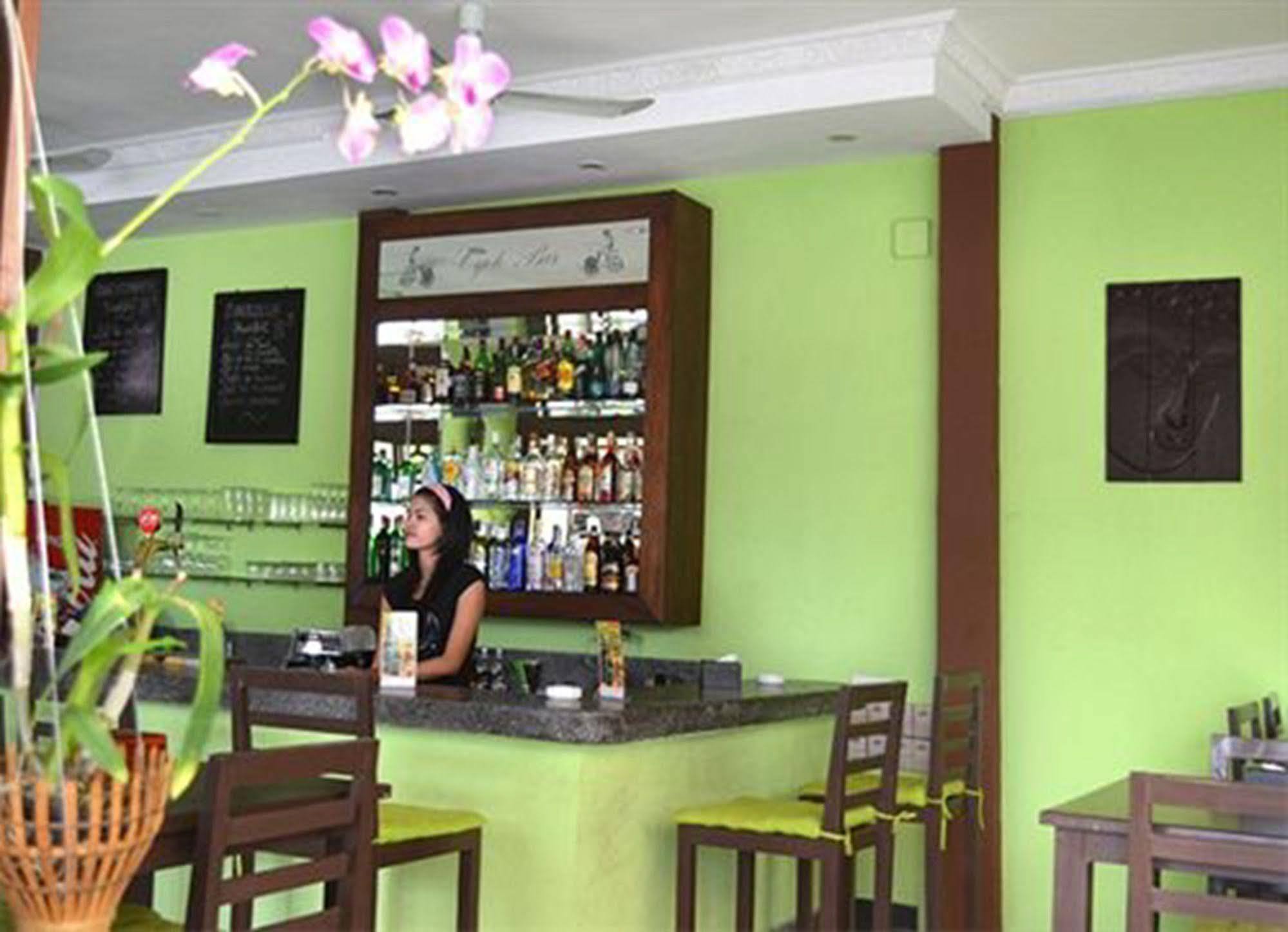 Cyclo Hotel-Bar-Restaurant Phnom Penh Eksteriør bilde